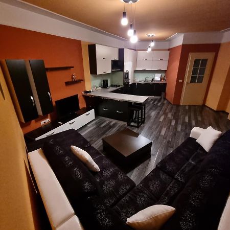 Moonshine Apartament Тирана Экстерьер фото