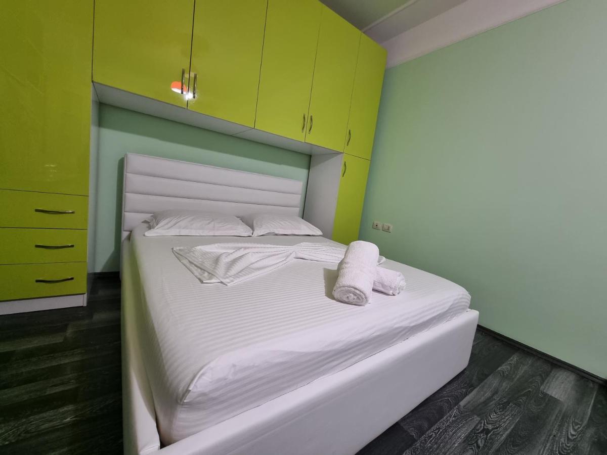 Moonshine Apartament Тирана Экстерьер фото
