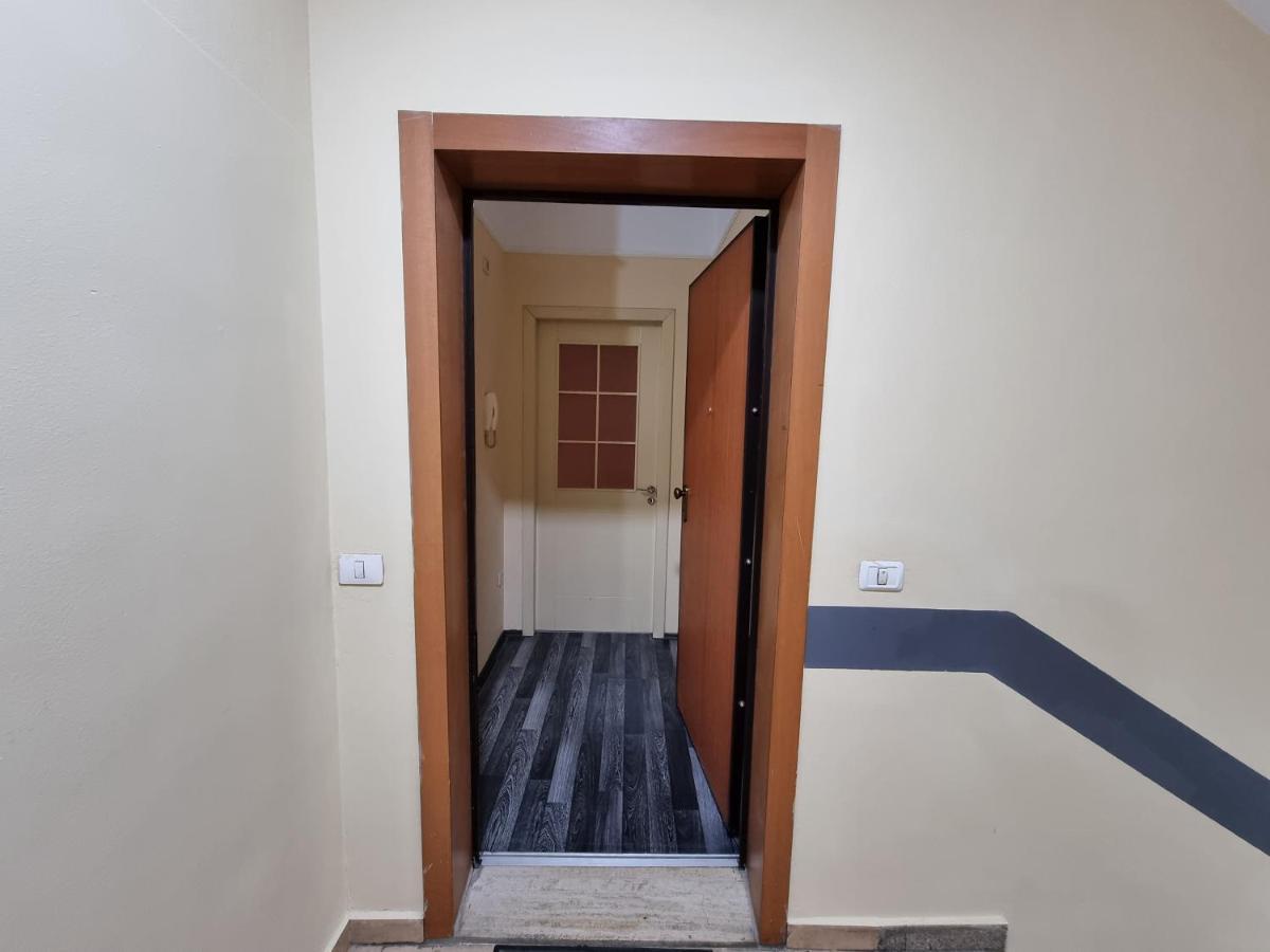 Moonshine Apartament Тирана Экстерьер фото