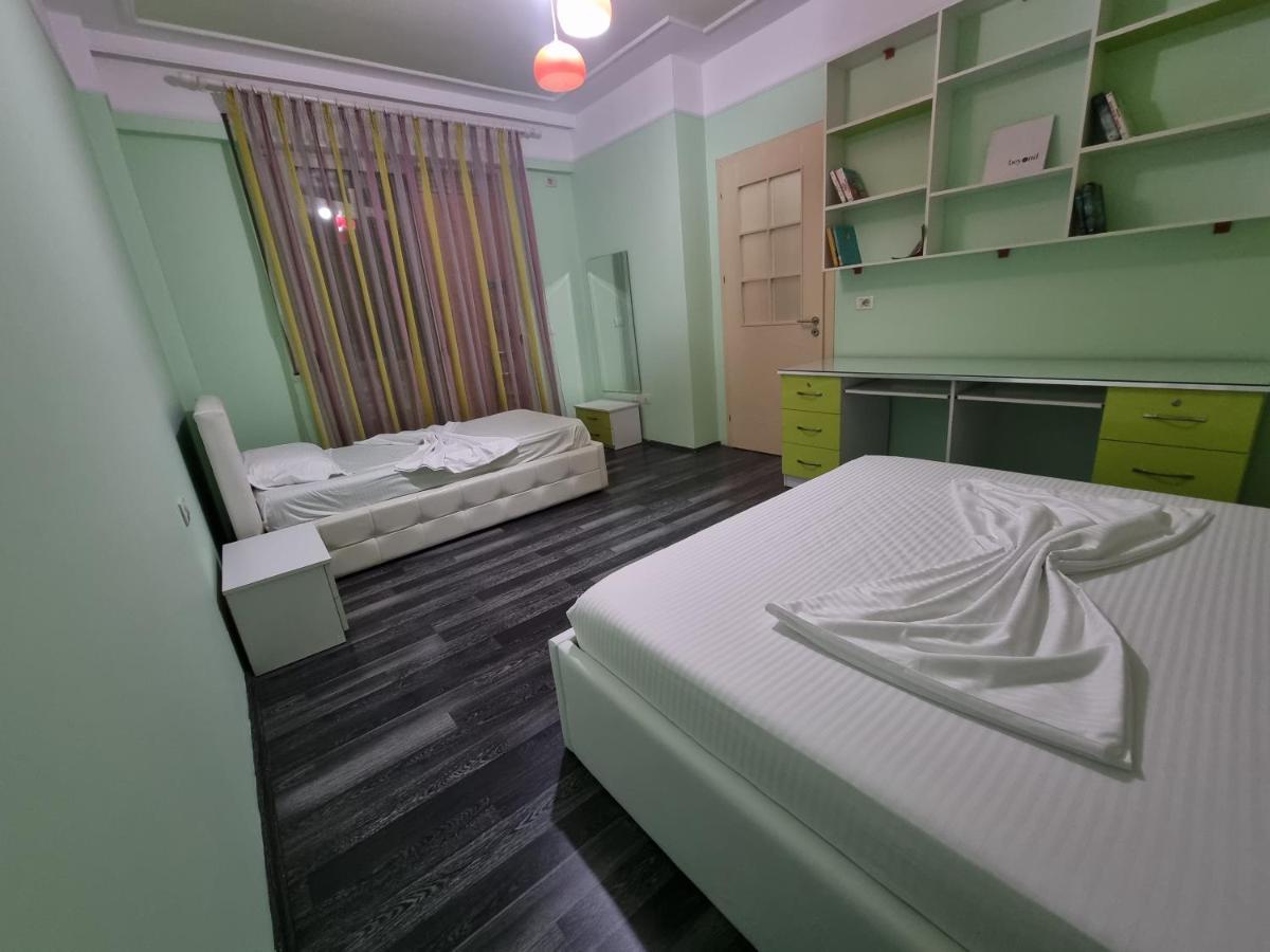 Moonshine Apartament Тирана Экстерьер фото