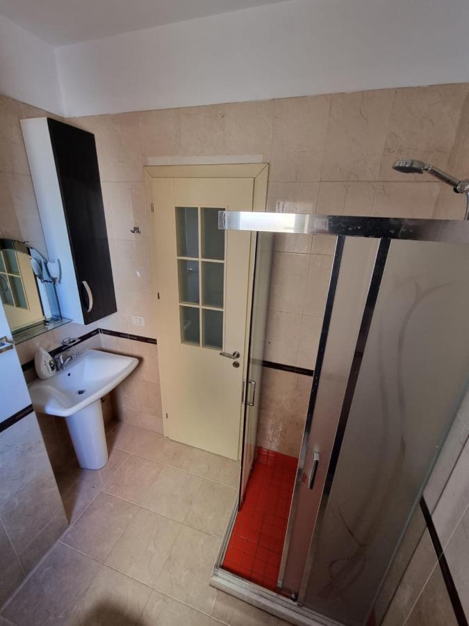 Moonshine Apartament Тирана Экстерьер фото