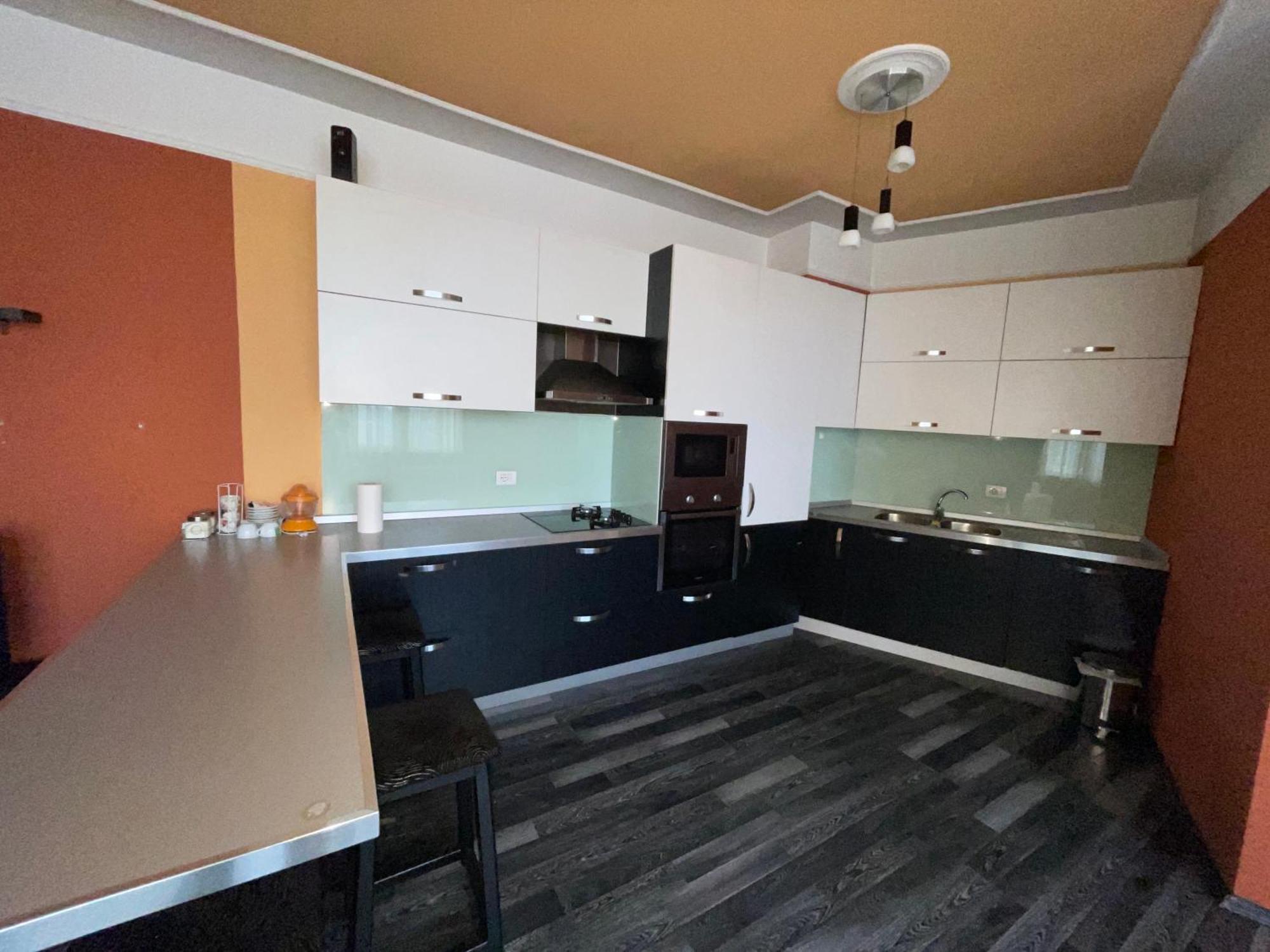 Moonshine Apartament Тирана Экстерьер фото